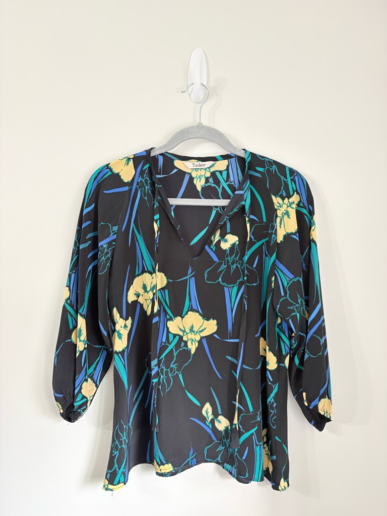Tucker Nyc 100% Silk Blouse Floral Peasant Tie Neck Womens S Quiet Luxury Office